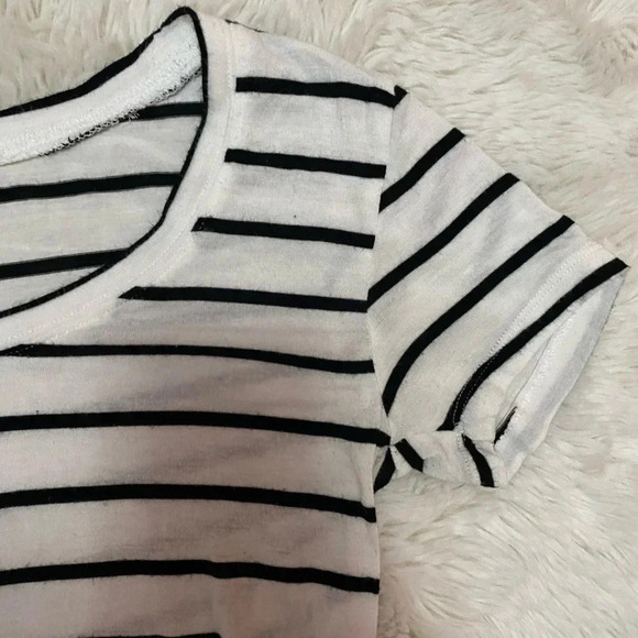 Zenana Outfitters white ad black stripped short sleeve tshirt size small - Picture 3 of 6